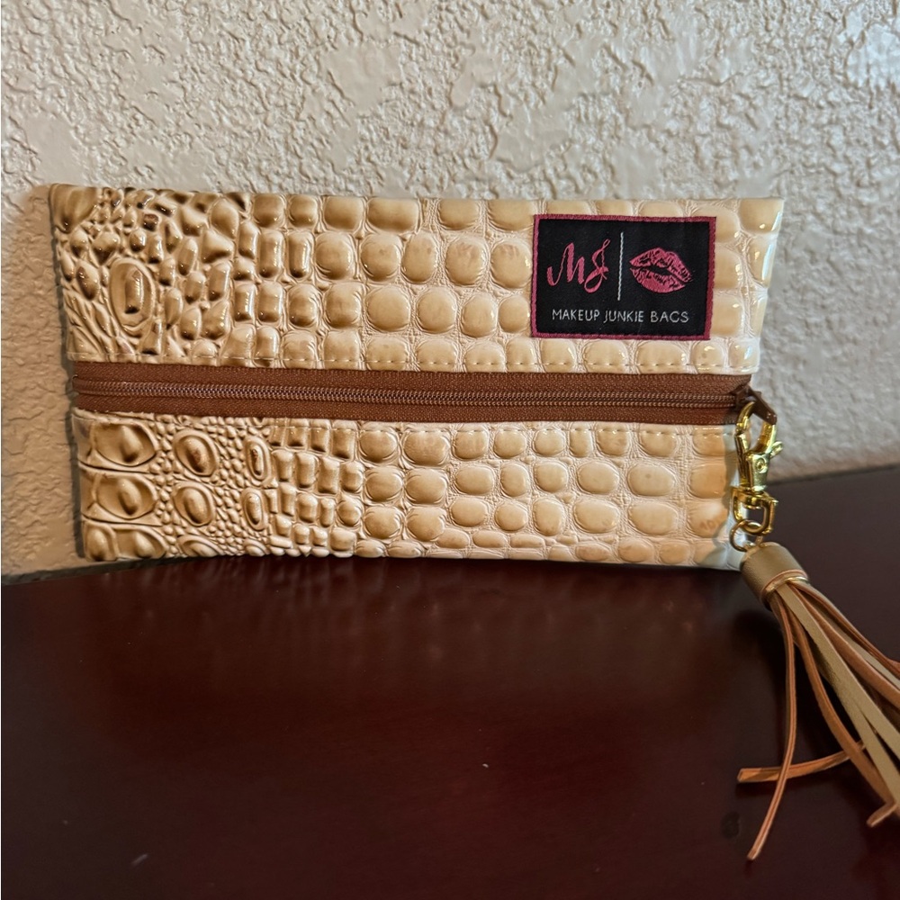 NWT Mini Makeup Junkie bag tan iced gator croc